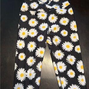 Year of Ours Veronica Black Daisy Print Leggings